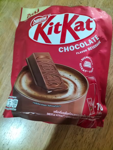 ChrisCsd1's tweet image. #kitkat #Drink Orangey &amp;amp; Whitey, are looking forward to trying some of this KitKat drink &amp;amp; the verdict? What a yummy &amp;amp; real Kitkat taste, but not overly sweet.