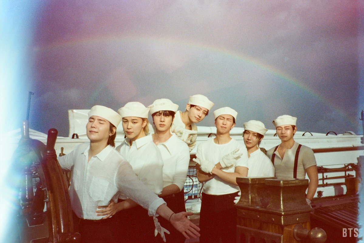 BTS WEVERSE tweet media