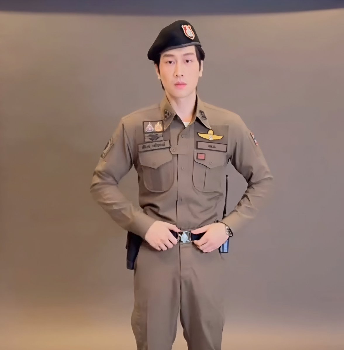 janesps2's tweet photo. 3 ดาว ผู้กองภาส ด้วยนะเนี้ยยยย
เท่ห์ระเบิดดดดดด
@biblesumett
#CallMeIfYouCan_Fitting
#BibleWichapas https://t.co/hdq7QxYTJT
