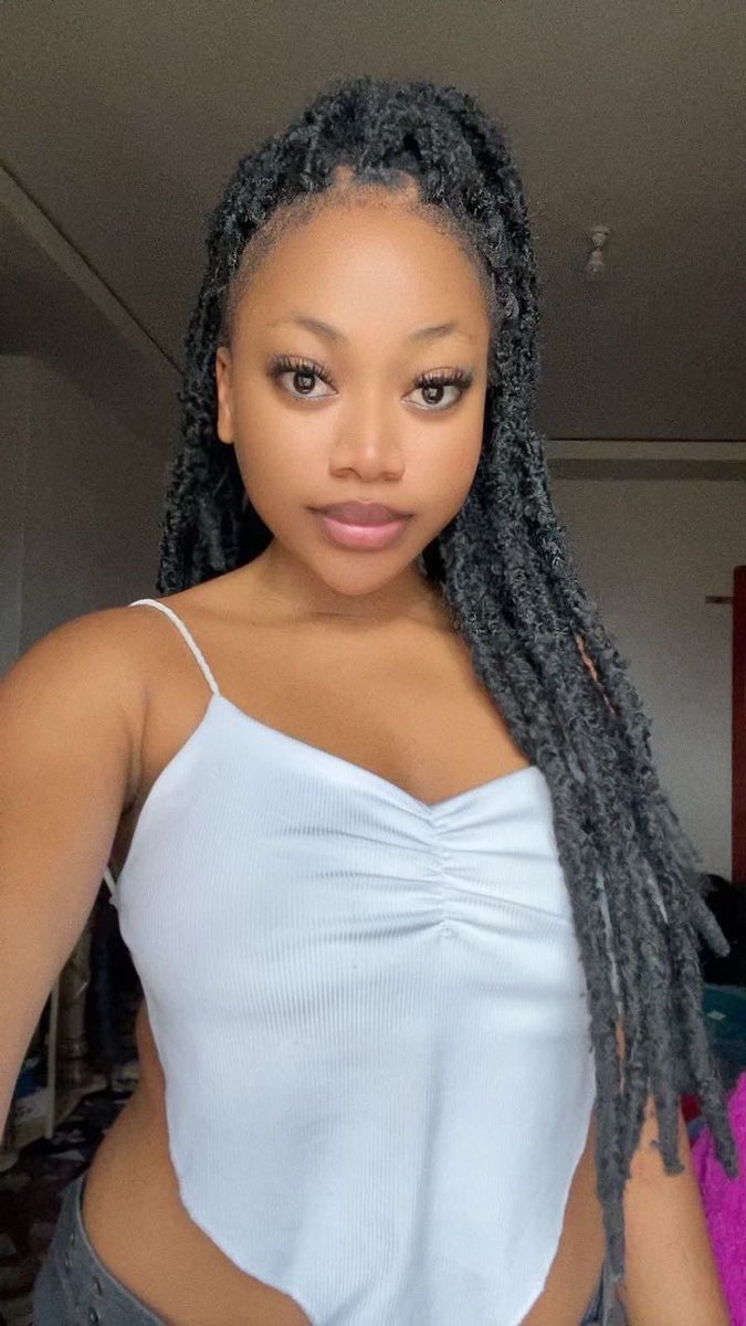 stormi_wake tweet media