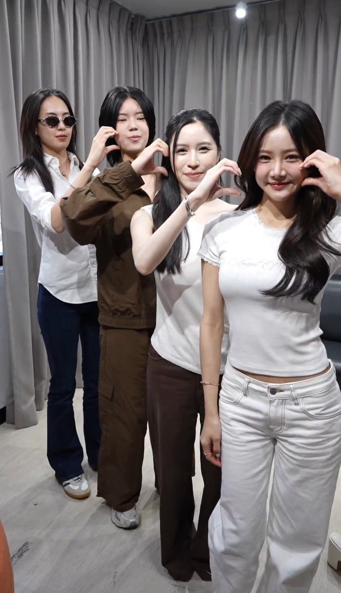 kristine B. ꈍ◡ꈍ tweet media