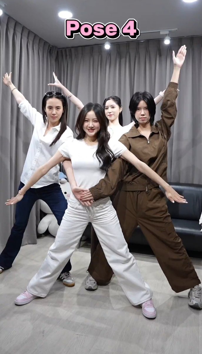 kristine B. ꈍ◡ꈍ tweet media