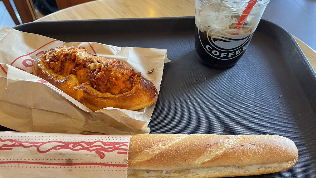 ホーチミン3日目おはようございます
フランス統治下だったこともあってか全体的にパンが異常に美味い