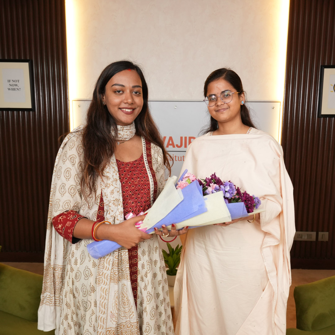 VajiramRavi's tweet image. Ritika Pandey (AIR 185, UPSC CSE 2025) visited Vajiram &amp;amp; Ravi after her success. As a student of the IGP, she highlighted the role of mentorship, feedback &amp;amp; support in her final interview.
Full podcast coming soon on our YouTube channel. Stay tuned!

#UPSC2025 #AIR185