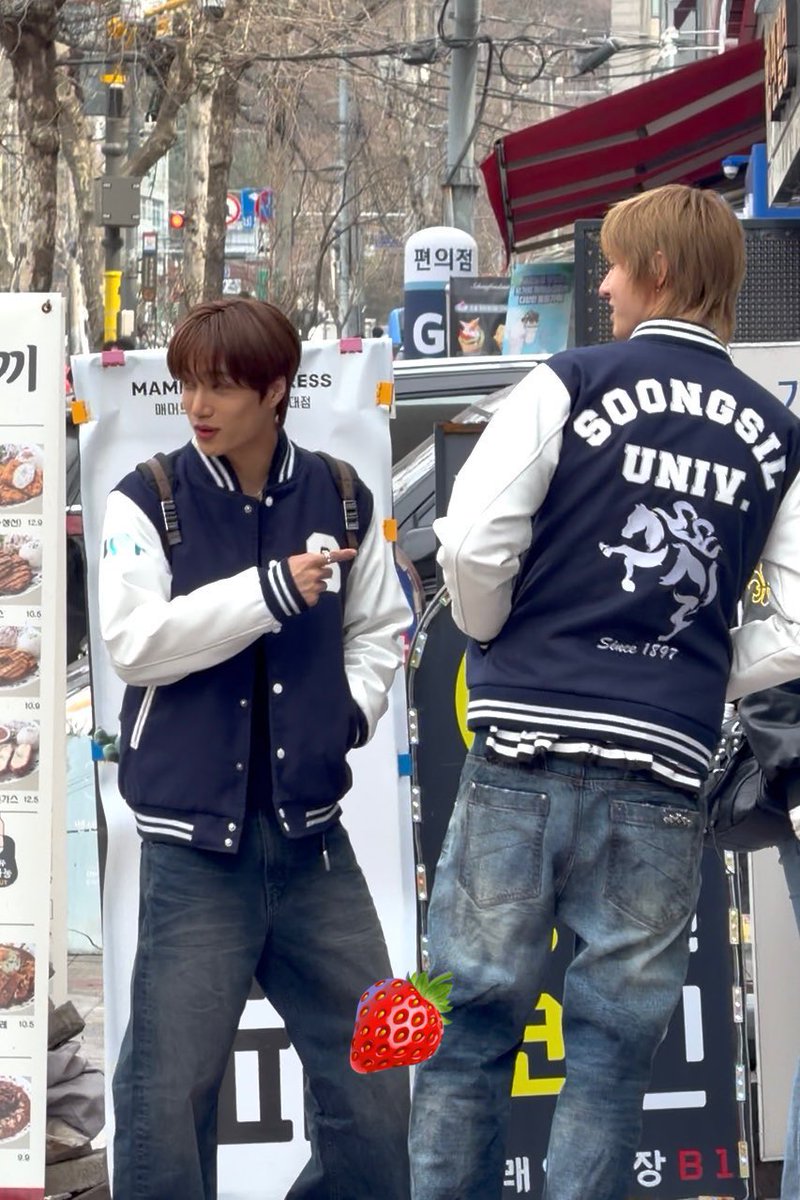 น้องไคโคตรจะกลมกลืนเลยนะ ซึ่งห่างกัน 14 ปี มาร์ตินเกิดมาน้องไคมีบัตรปชช ละ55555