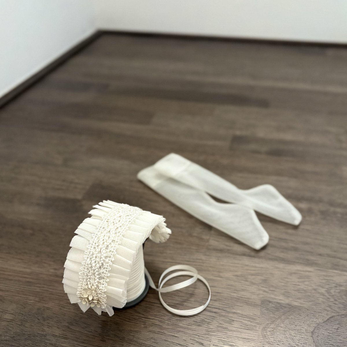 ヘアバンドあらため(笑)、カチューシャとロングソックスできました。