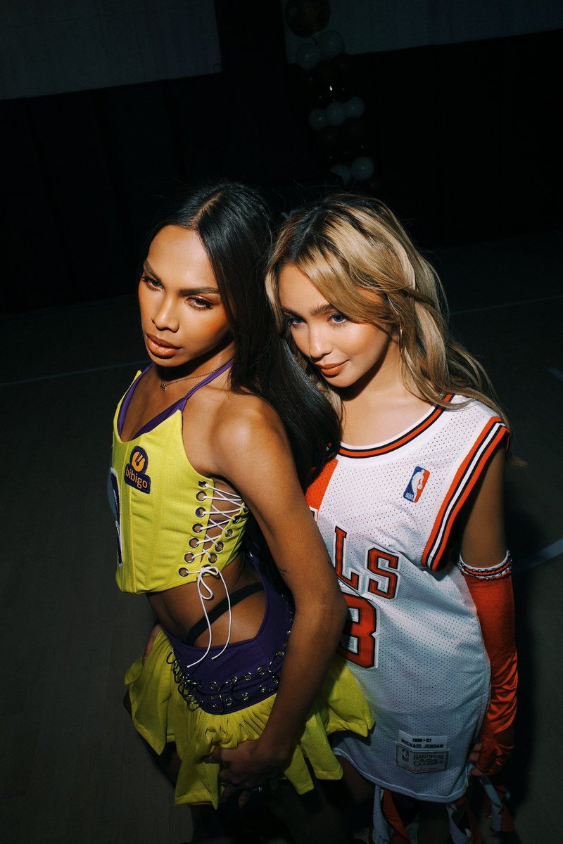 WITH 'KING BLYTHE'

LOOK: Awra Briguela and Andrea Brillantes posed together in bold, basketball-inspired outfits, combining sporty style with high-fashion flair. | via Ian Peter Guanzon #CDNDigital

📷: Awra Briguela/FB