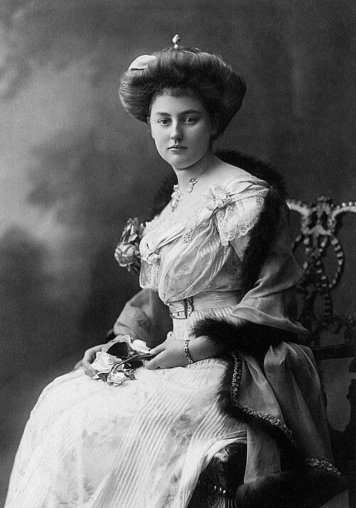 HistoryRoyalWmn's tweet image. #OnThisDay in 1887 Princess Alexandra Victoria of Schleswig-Holstein-Sonderburg-Glücksburg was born as the daughter of Friedrich Ferdinand, Duke of Schleswig-Holstein, and Princess Karoline Mathilde of Schleswig-Holstein-Sonderburg-Augustenburg. 

She died on 15 April 1957.
