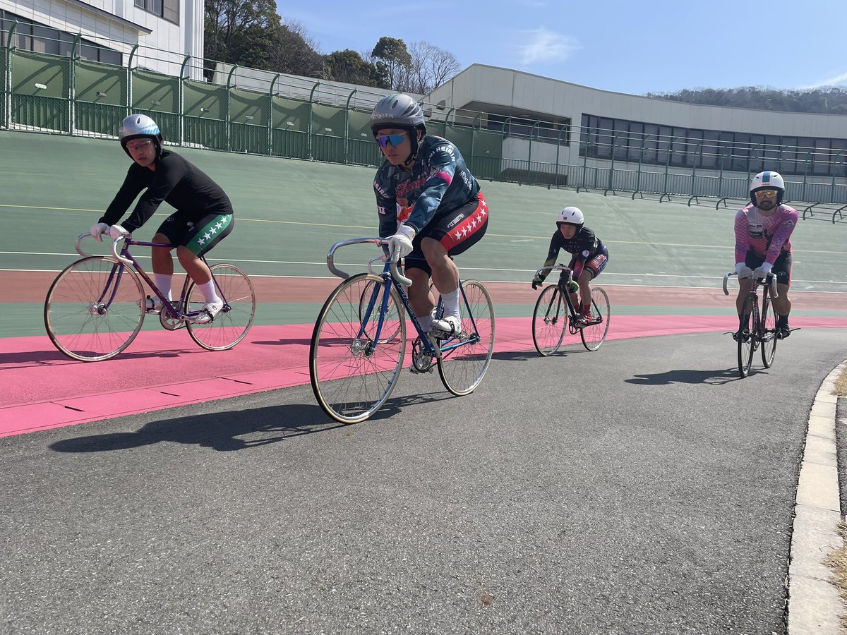 YKeirin's tweet photo. 3月24日訓練日
今日の訓練日はスピード系のトレーニングをしました！
前検日前の選手が多かったですが、みんなしっかりもがきました！
#競輪　#防府　#防府競輪　#訓練　#試験 https://t.co/iDUujv3h2O