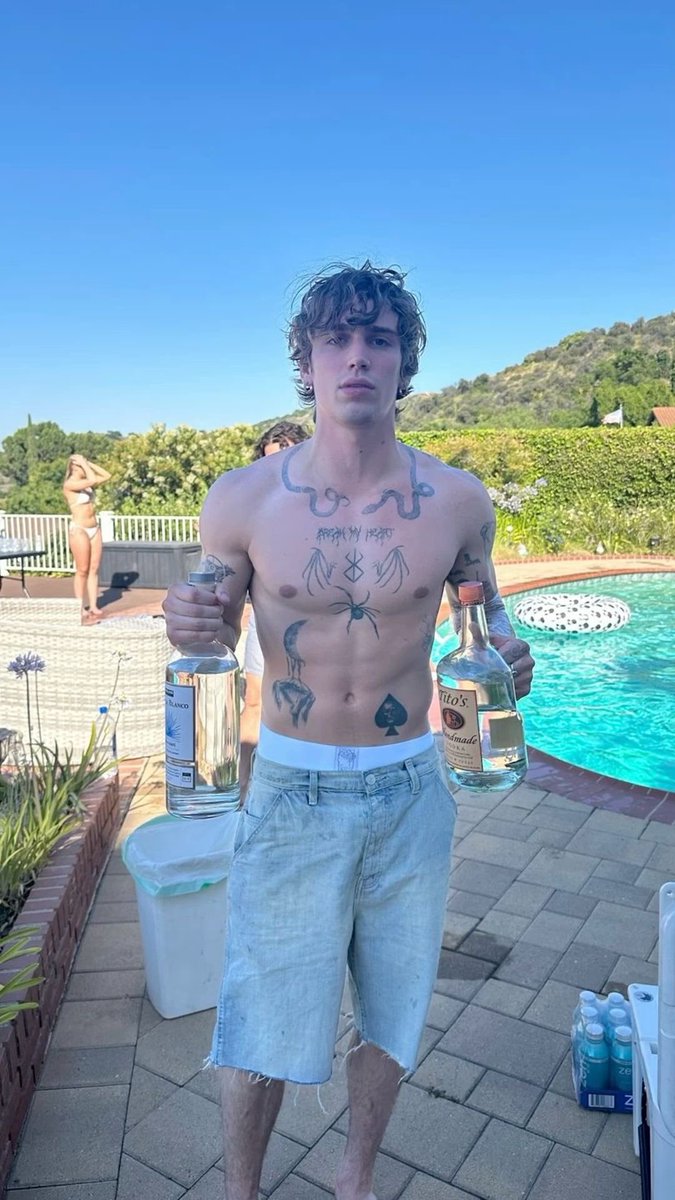 ꜰᴀʏɪ tweet media