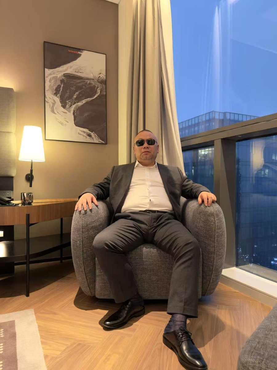 红颜中老 tweet media