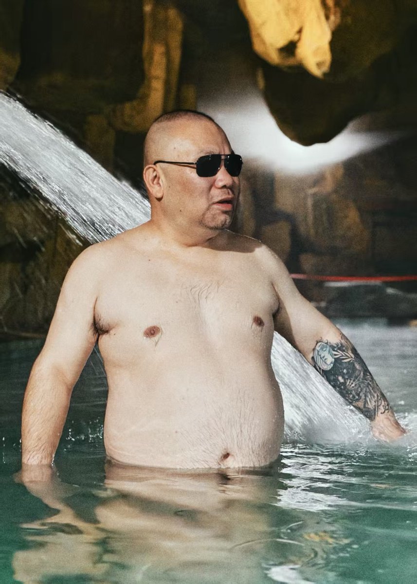 红颜中老 tweet media