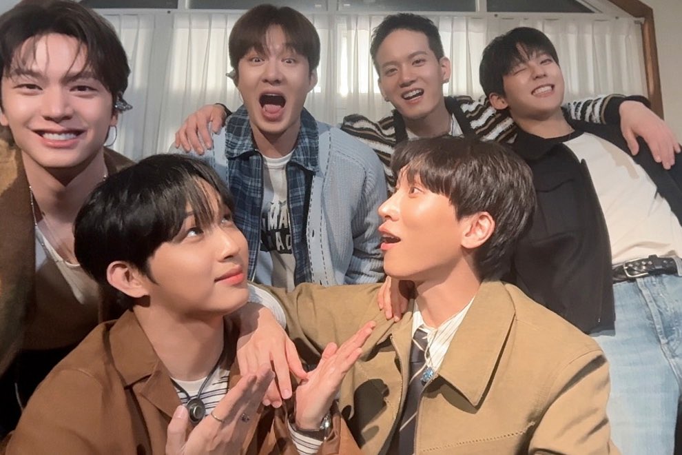 우리 다시, 14년전으로 돌아간다해도
 그때도 비투비&amp;멜로디로 만나서 나는 더 진한 푸른 물결이 되어 지금만큼, 지금보다 더 아껴주고 응원할꺼야♡
과거에도 현재도 미래에도 행복하게 같이 노래하자🎵

#비투비 #BTOB
#우리다시 #We_Together
#우리다시여기서