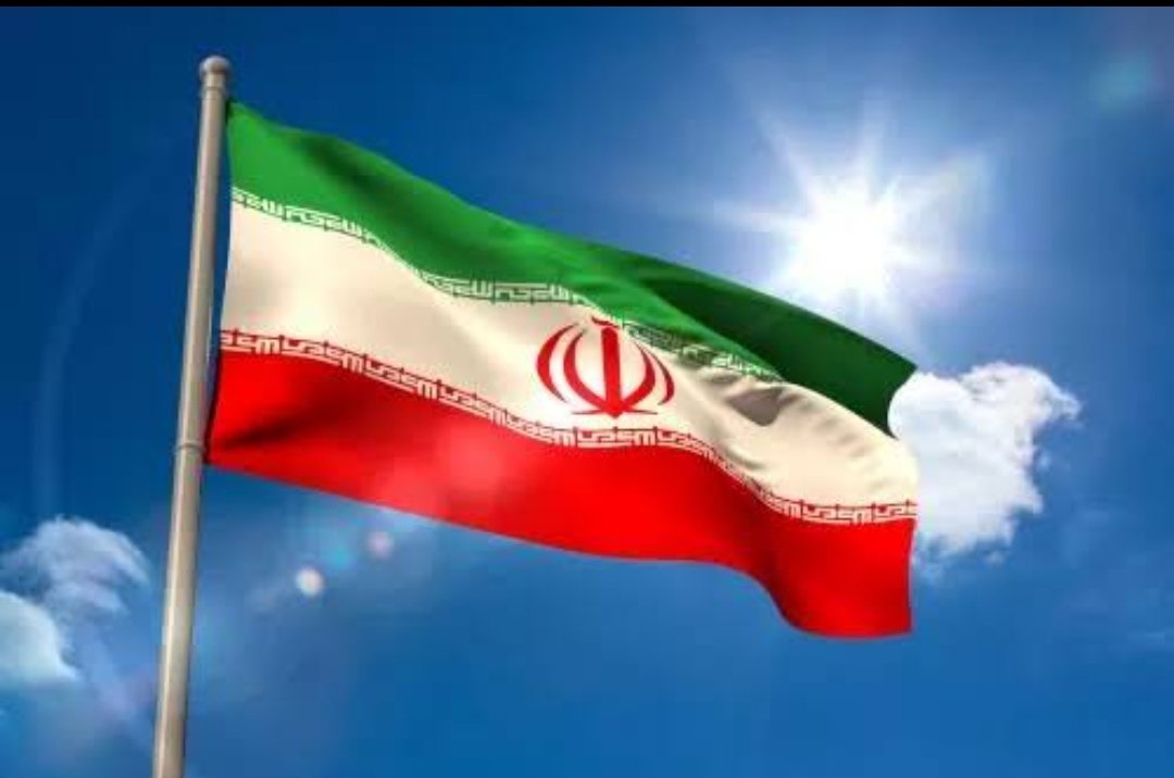 ای سر زمین یک پرچم دارد و بس...
#لبیک_یا_خامنه_ای
#ایران_پیروز