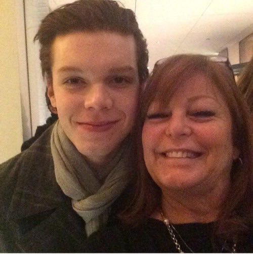 Roach 🎀 tweet media