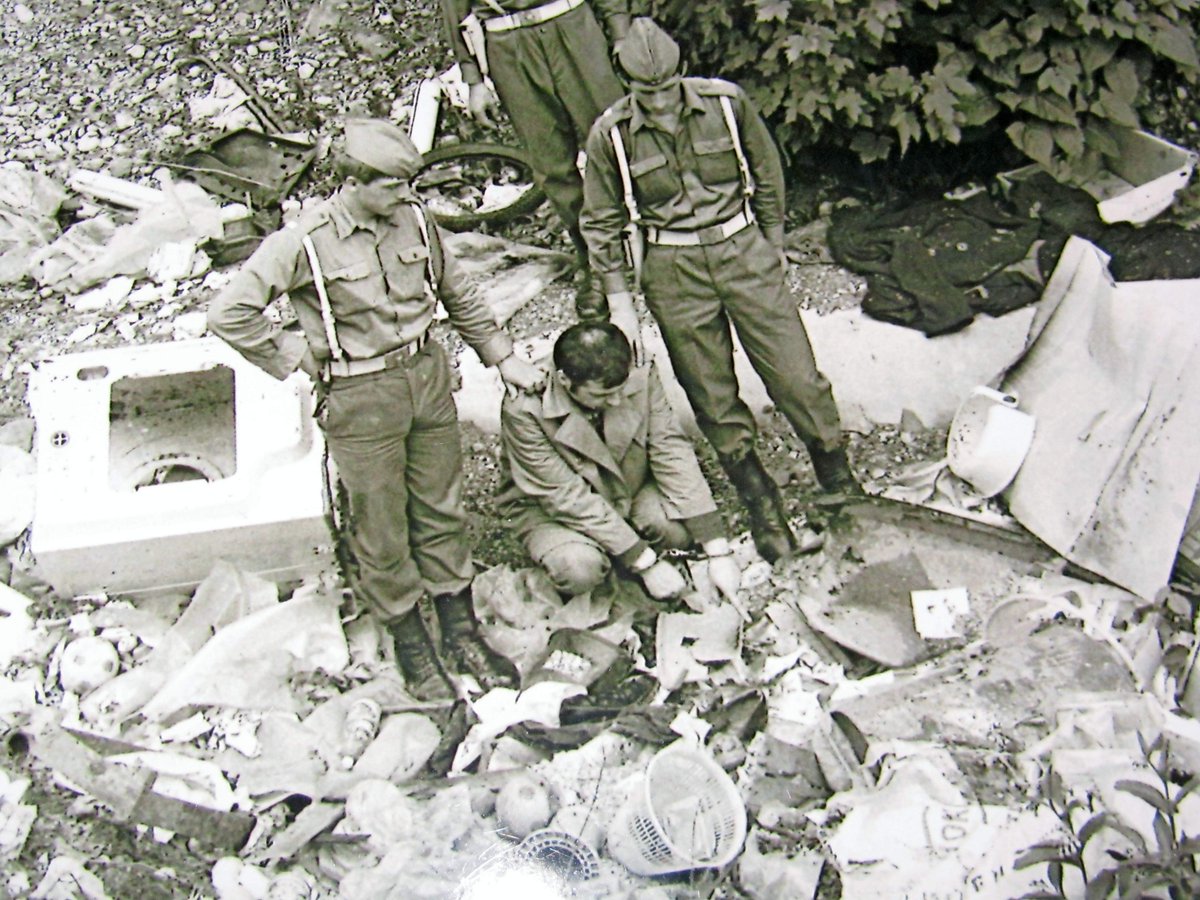 Huda jama 1945 tweet media