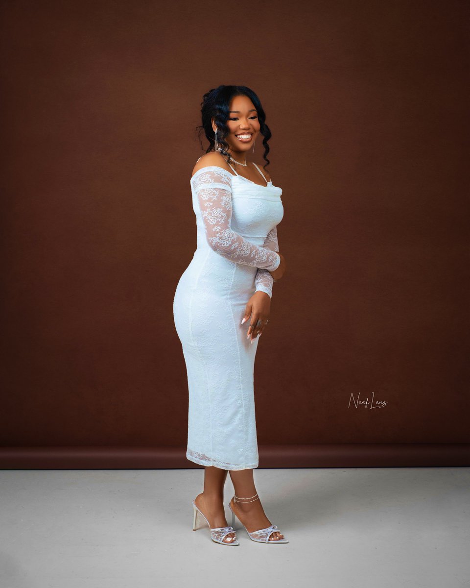 TosinofJesus's tweet photo. Happy Birthday Oluwatosin, welcome to your Rehoboth.

To a New Beginning 🥂 https://t.co/XQ1lbiVQ47