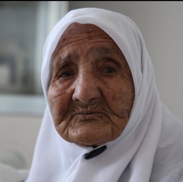 to4no_ne_miyab's tweet image. 110-year-old Turkish grandma shares her secret to a long life with Russians in Russian:

«Впном пользуются только вырусь и захохлы, иди-ка ты в #MAX, внучок».