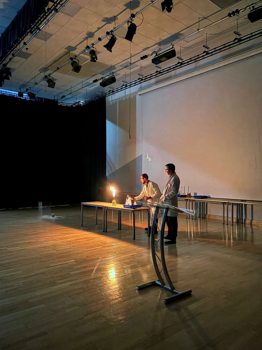 sptacademy's tweet image. We celebrated #BritishScienceWeek with a bang! 💥 

A full programme of activities really ignited our students' passion for Science - read all about it on our website!

🔗 : buff.ly/NjctsG1 

#OpportunityToSucceed