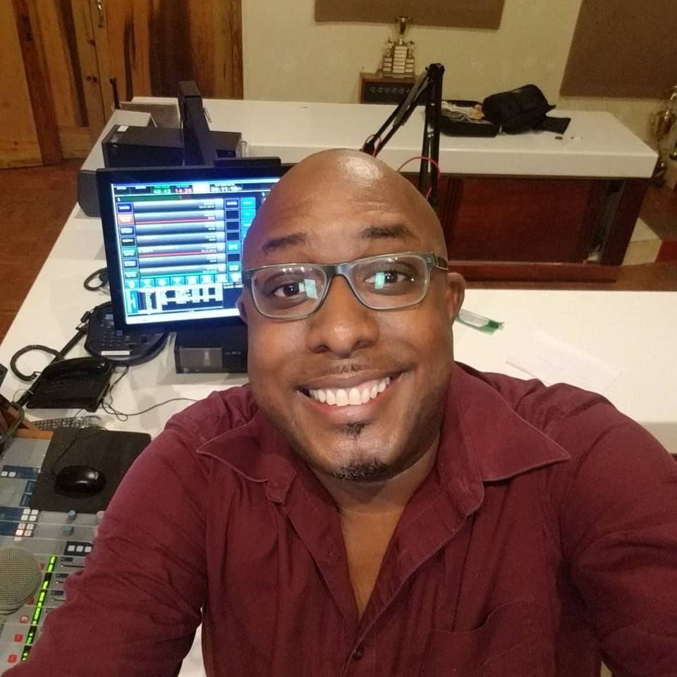 IRIE_FM's tweet photo. Join the early morning groove with #DJBones on #EarlyIrie airing now on the 107s #IRIEFM! Tune in to catch the vibes with @djbonesja! https://t.co/fxu49TUWlB