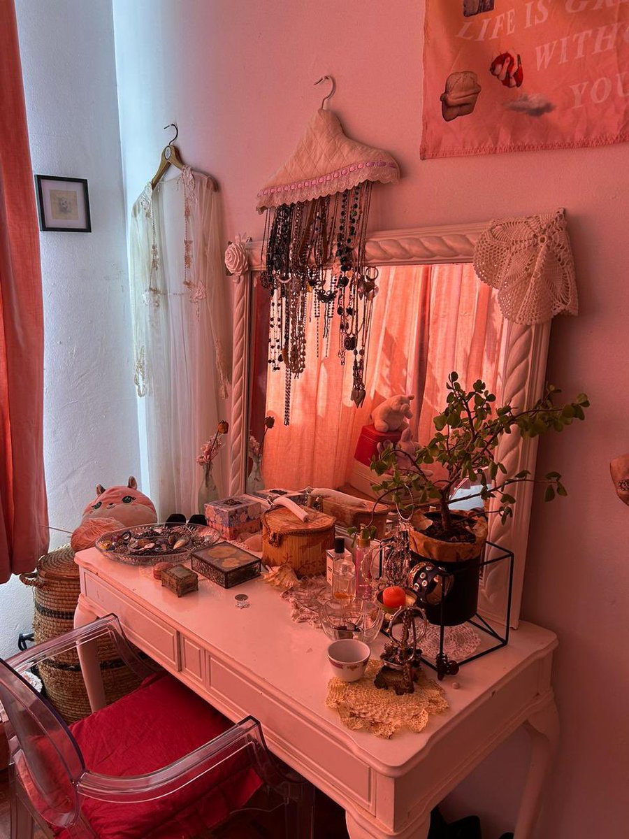 softly lightly tweet media