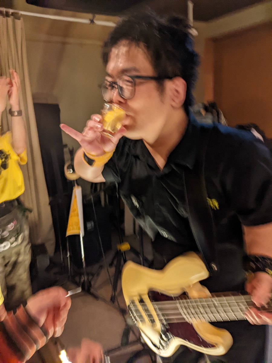 B.B. alone tweet media