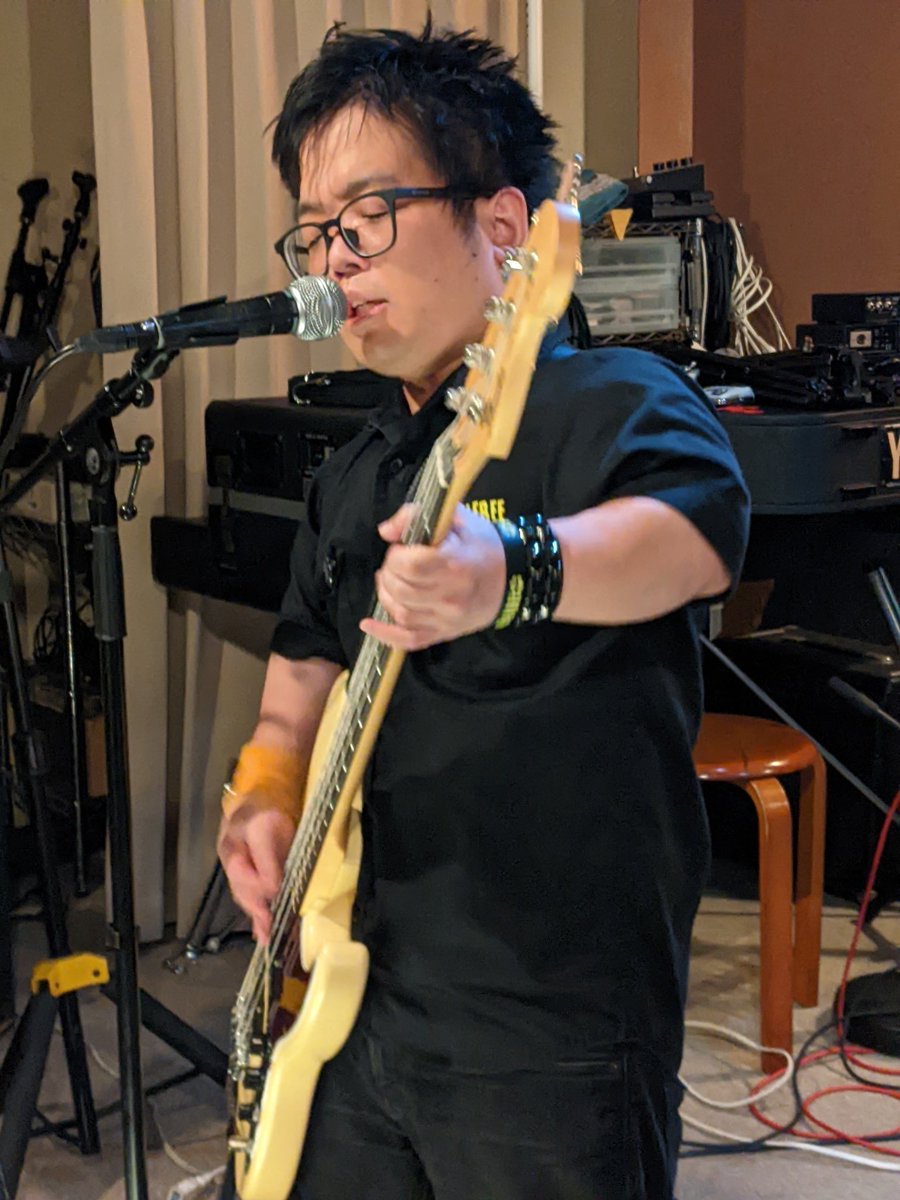 B.B. alone tweet media