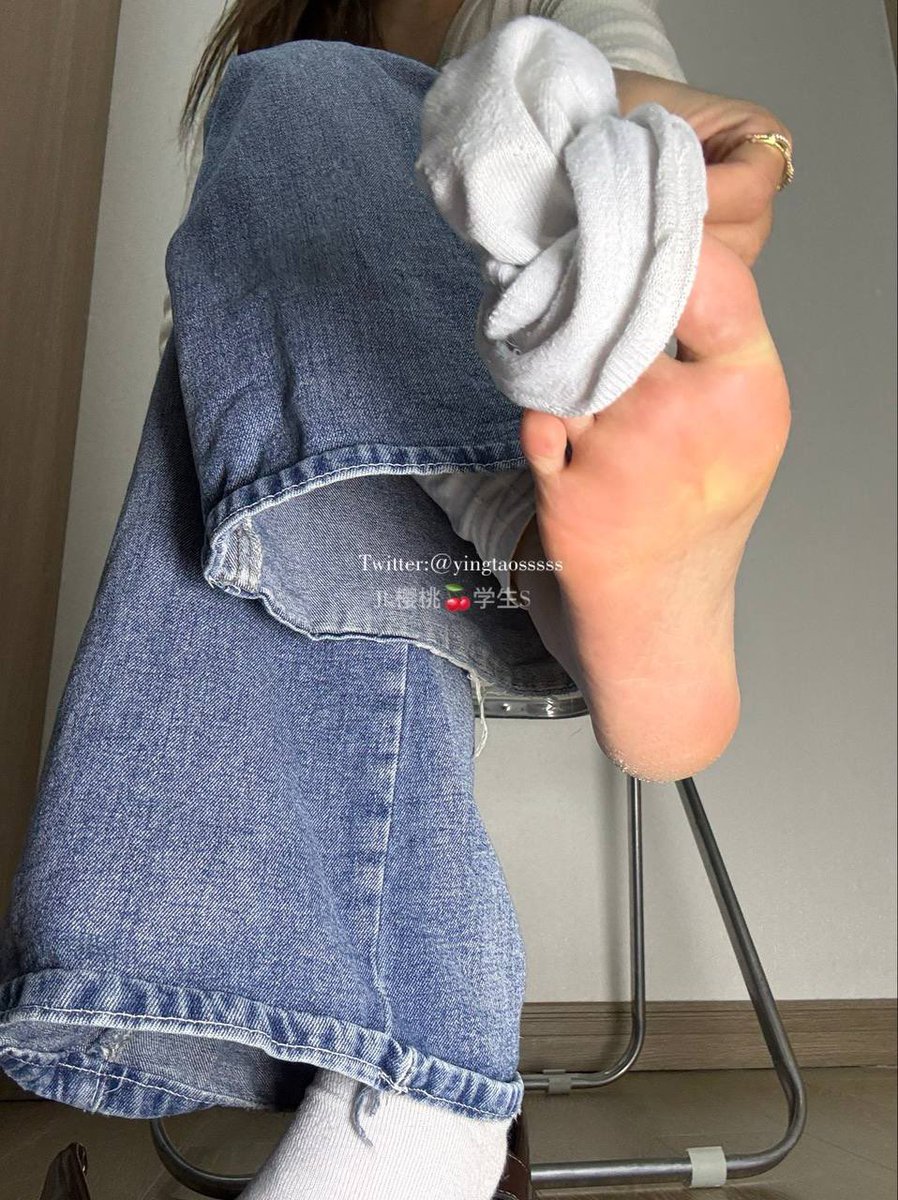 脱掉棉袜🧦给出汗的臭脚透透气
(关注➕点赞➕转发➕评论抽奖送照片)
@sktwober
@sktworel
@sktwolris
@sktwobba https://t.co/bo77S7hOu3