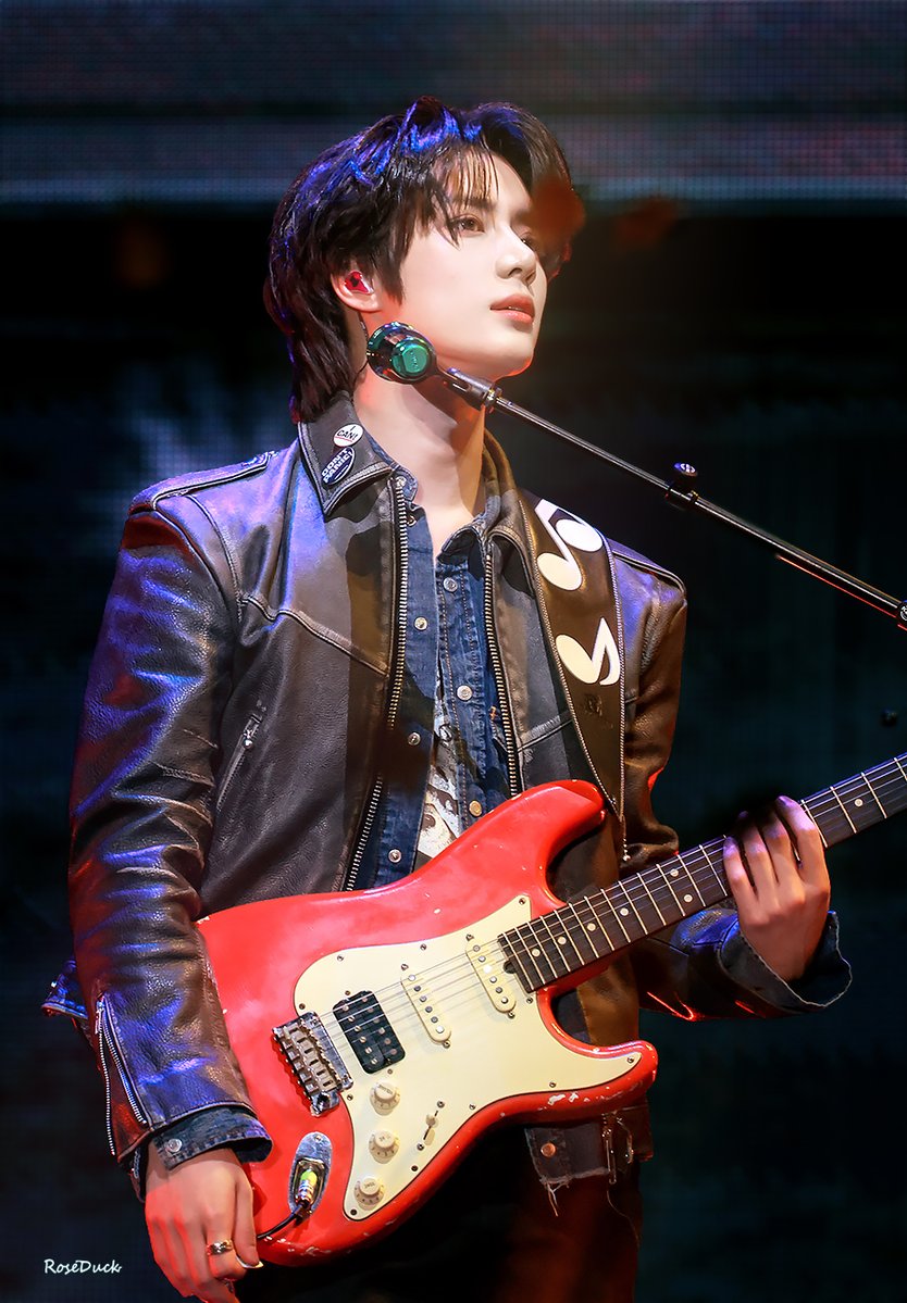 RoseDuck tweet media