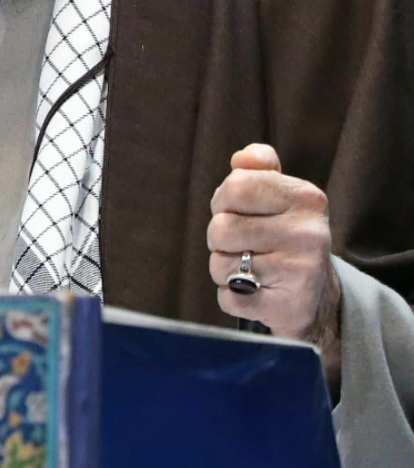 کی می رود از یاد ما لحن دعایش؟
حال نماز عید و شور خطبه هایش 

#لبیک_یا_خامنه_ای
#ایران_پیروز