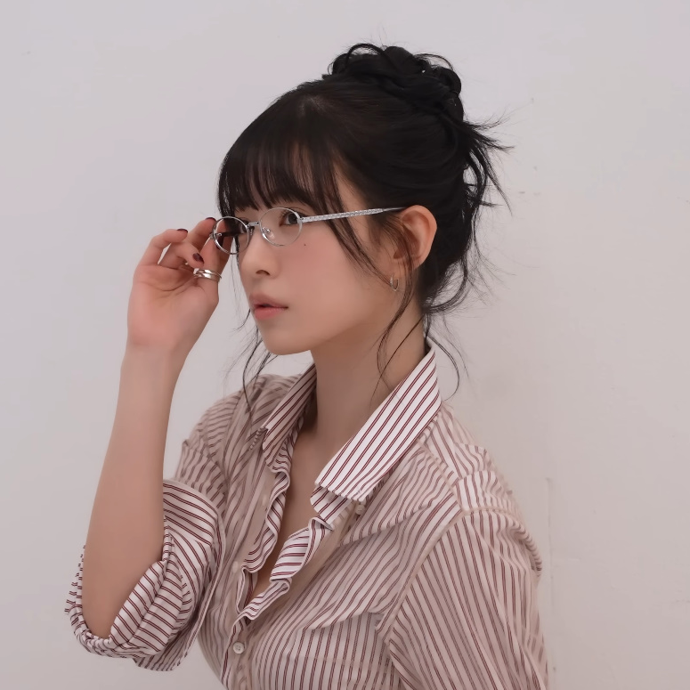 celeb_wish_list's tweet photo. ❏ WHO : #fromis_9 #프로미스나인 #이채영
❏ WHERE : Youtube 'fromis_9'
❏ BRAND : #MUUT #뭍
❏ ITEM : GON 3 C1
❏ 출처 : Youtube 'fromis_9' https://t.co/QnFRbBm0Ua