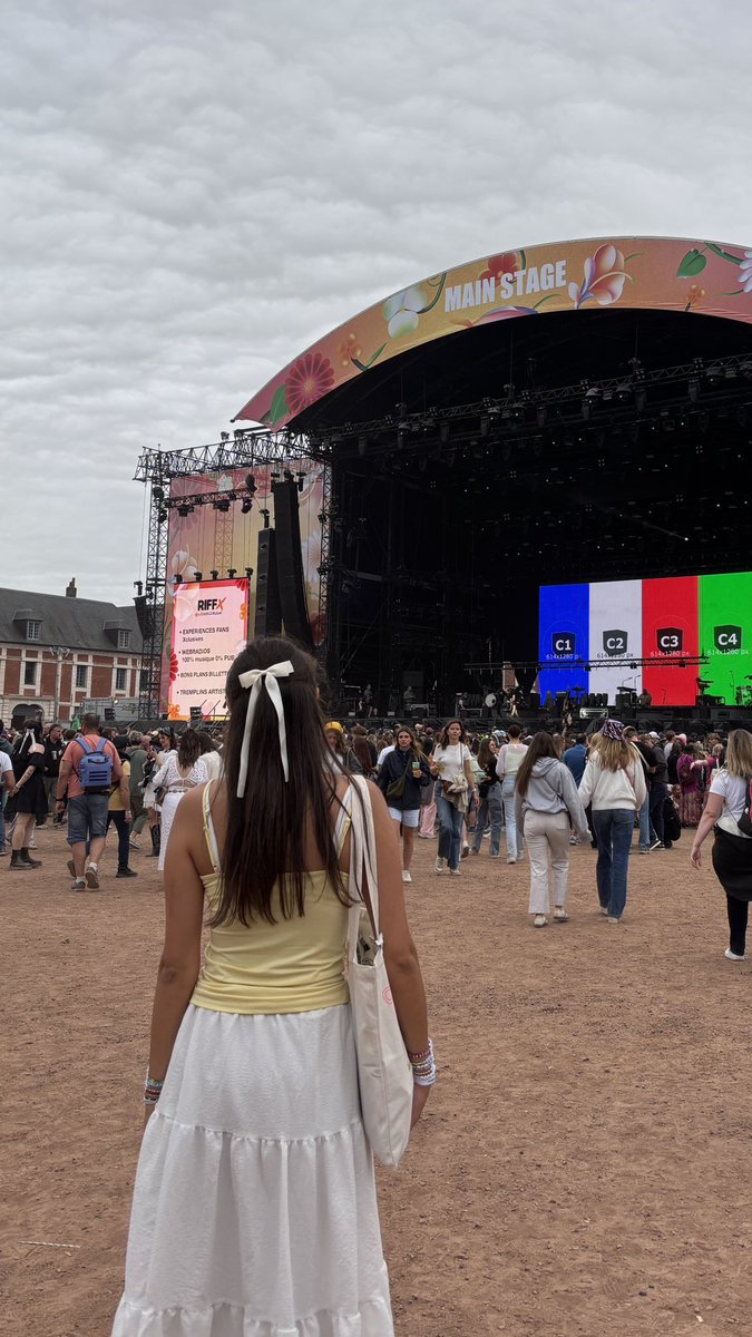 louna ౨ৎ tweet media