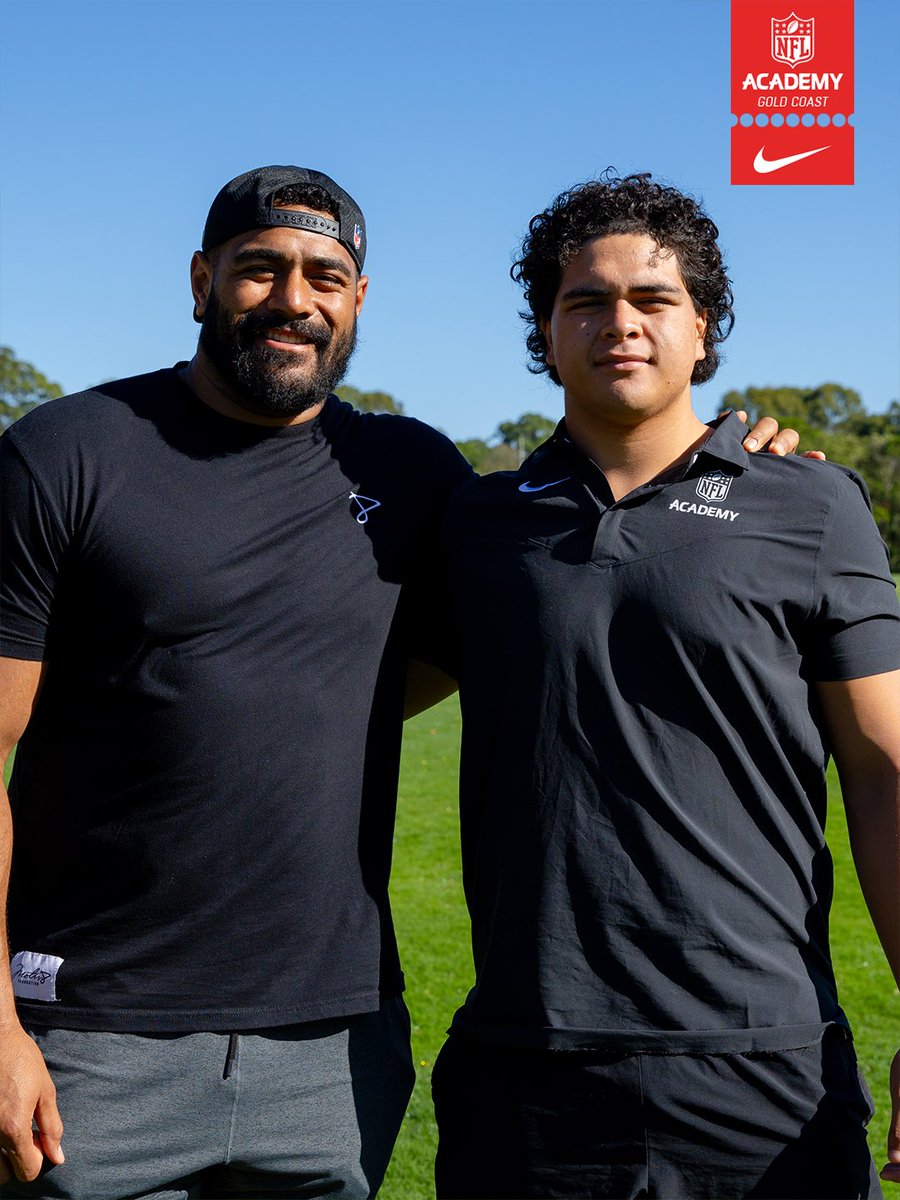 NFLAcademy's tweet photo. Three days alongside @jordan_mailata soaking up knowledge and raising the bar. 🏈📈 #NFLAcademy https://t.co/XPM2L1ek1i