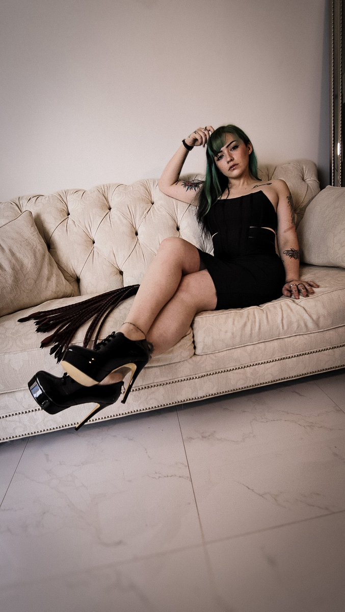 Mistress Luna Black tweet media