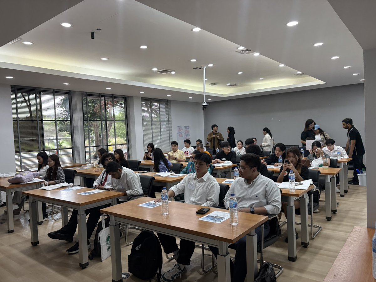 School of Management tweet media