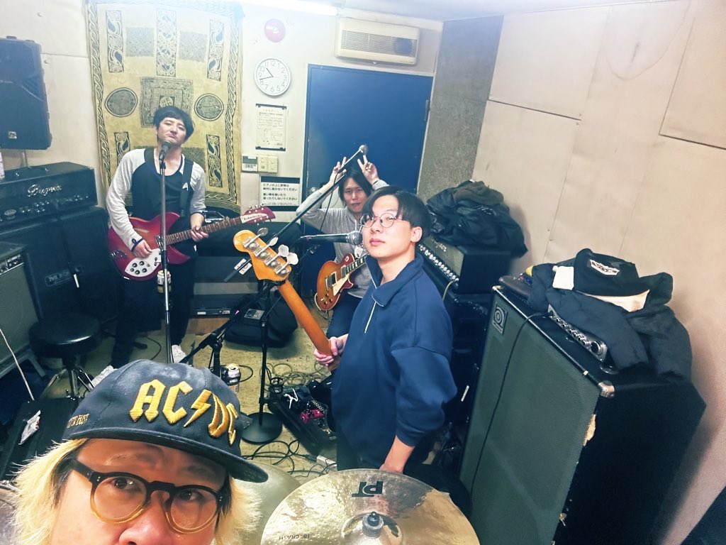 【2026初ライブ拾得初登場】

3/27(金)京都拾得
「はねて回ってスプリング木の実」

ミックスナッツハウス
モルグモルマルモ
はかまだ卓（サード・クラス）

open 17:30
start 19:00
adv.¥2,000/door¥2,500
info：拾得 tel075-841-1691 jittoku.com

モルグモルマルモは1番目19時から！