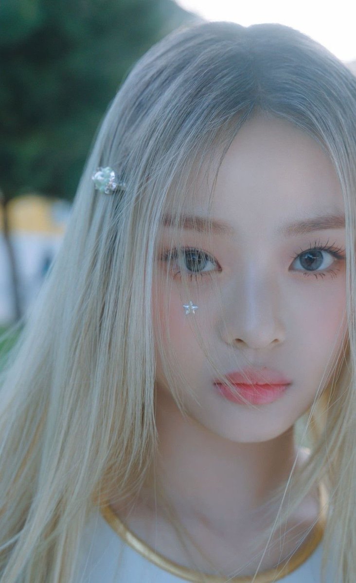 Hanni Base tweet media