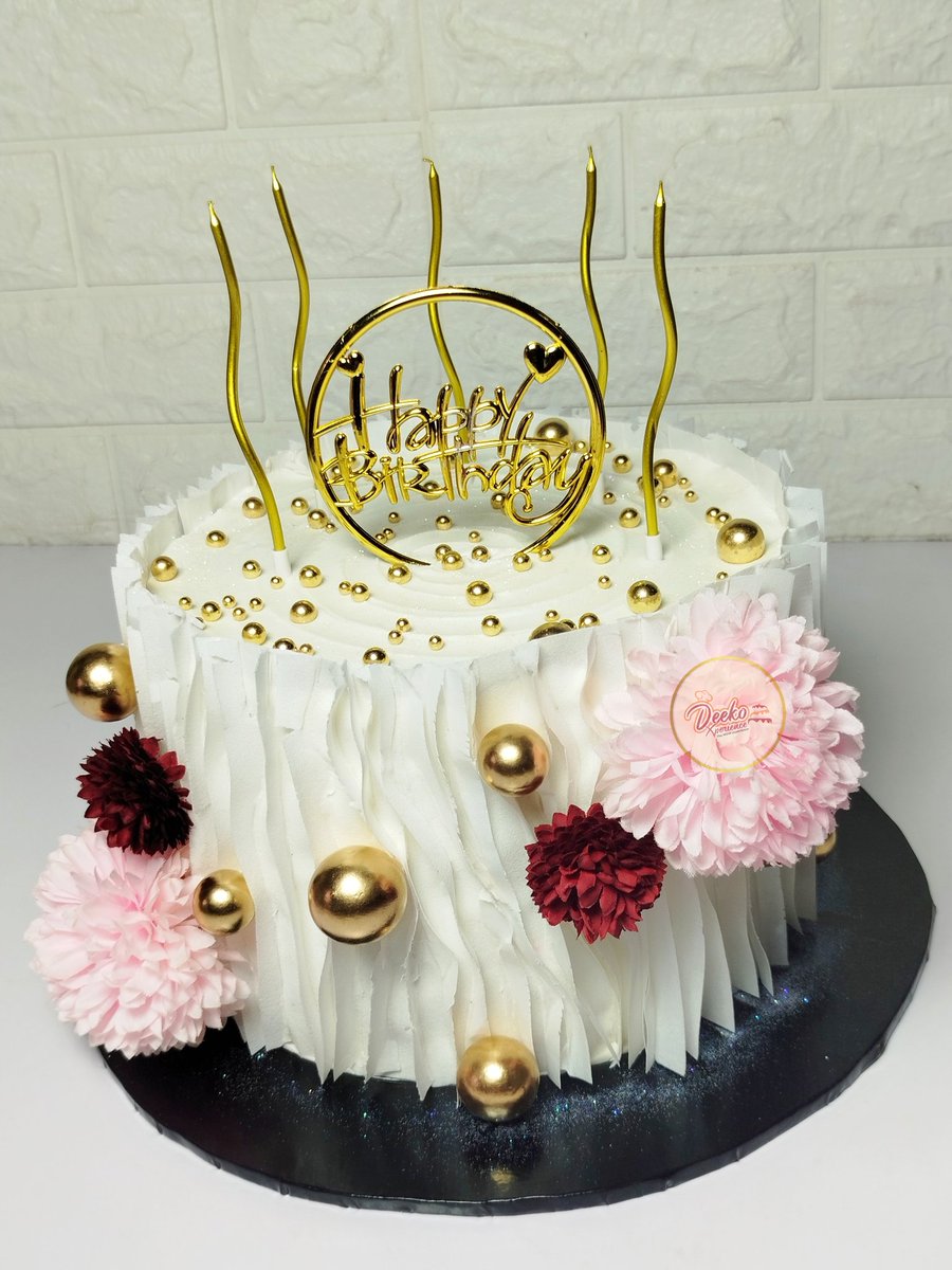 Adeyemi | Cake Artist✨ tweet media