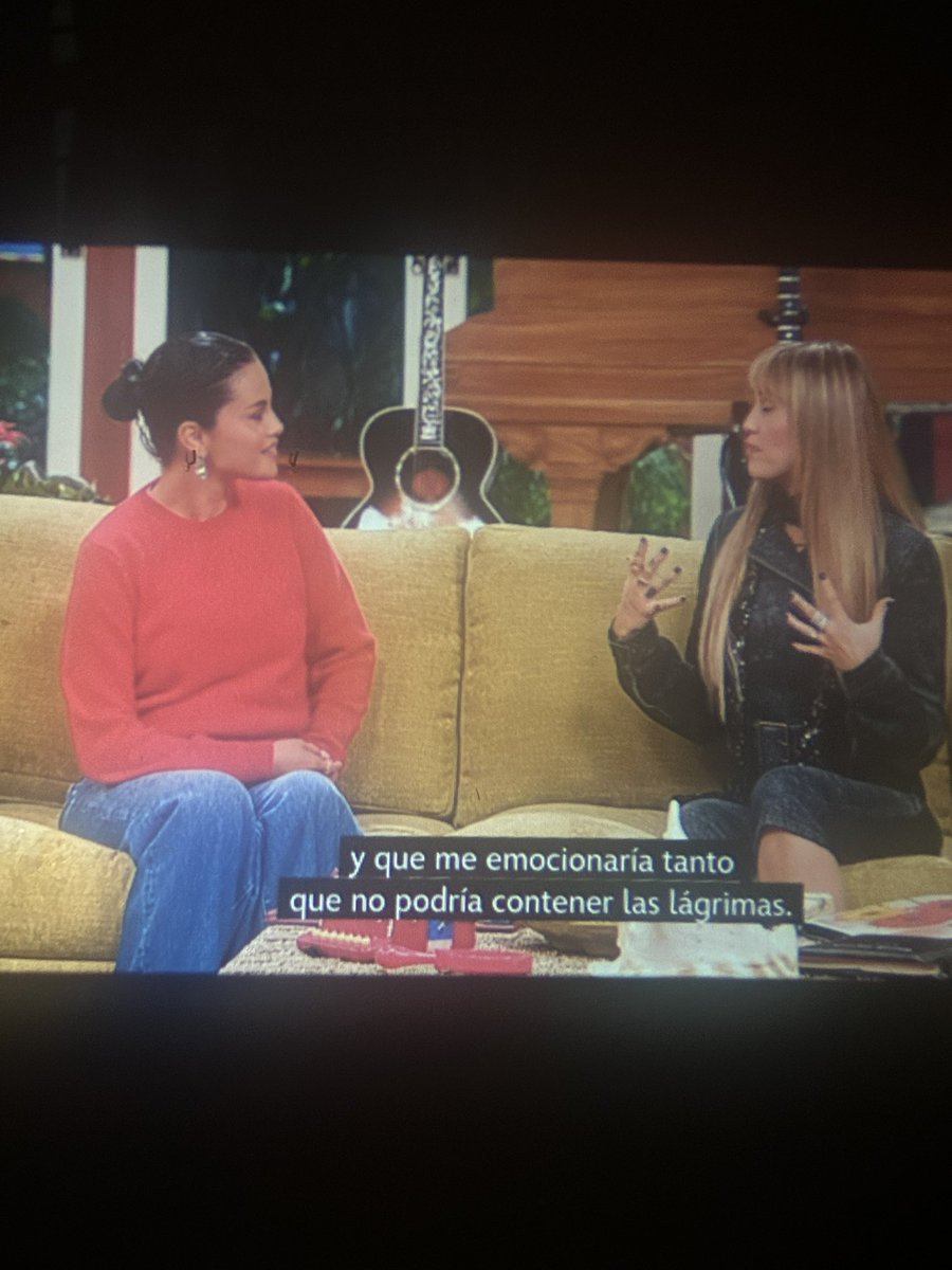 amarantaruizvi's tweet photo. Me dio mucho sentimiento el especial de Hannah Montana, pero más cuando salió Selena Gómez 🥹🥹, fueron parte importante en la infancia de much@s 💖
#hannahmontana https://t.co/d1NolXjfMt