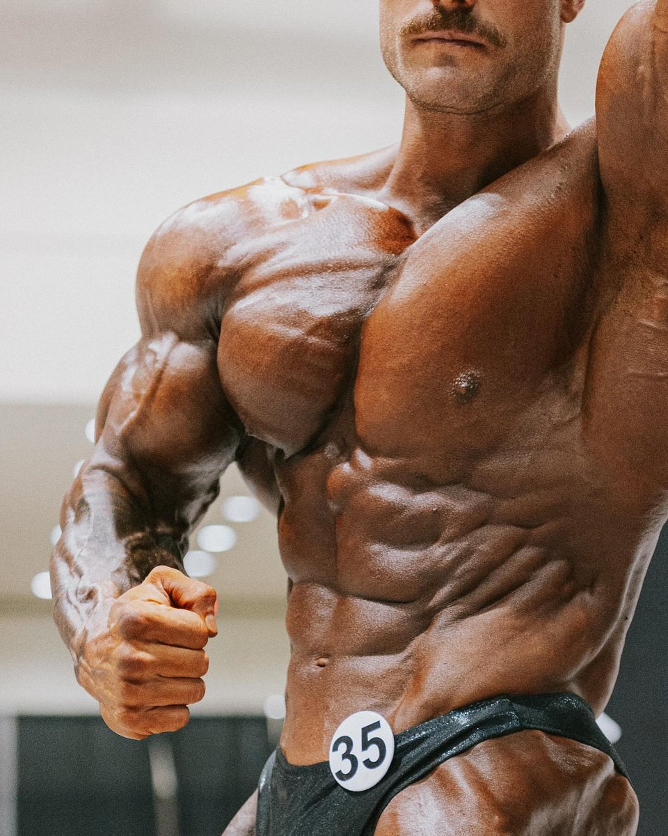 Chris Bumstead tweet media