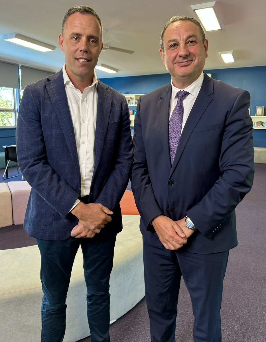 dizdarm's tweet photo. Great to visit Matraville Sports High School alongside Ray Ingrey - President of the @nswaecg to meet Shallan Foster - Head Teacher, Aboriginal Learning &amp; Engagement and her class who were studying for their exams. Thanks Nerida Walker, Jason Garrido &amp; team for welcoming us today https://t.co/M0vh1wfTzJ