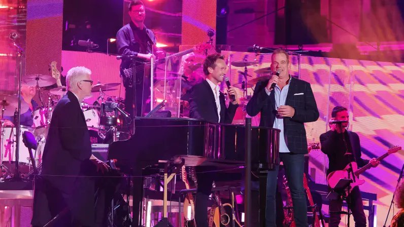 Mediasinfos's tweet image. C'est ce soir à 21H10 sur #France2 que @Garou_officiel et @Cyrilferaud présenteront “#JeanJacquesGoldman: Le grand concert de la francophonie”. @elodiefrege @patrickfiorioff #SalvatoreAdamo… Découvrez les invités sur notre site ici: mediasinfosblog.com/2026/03/14/le-…