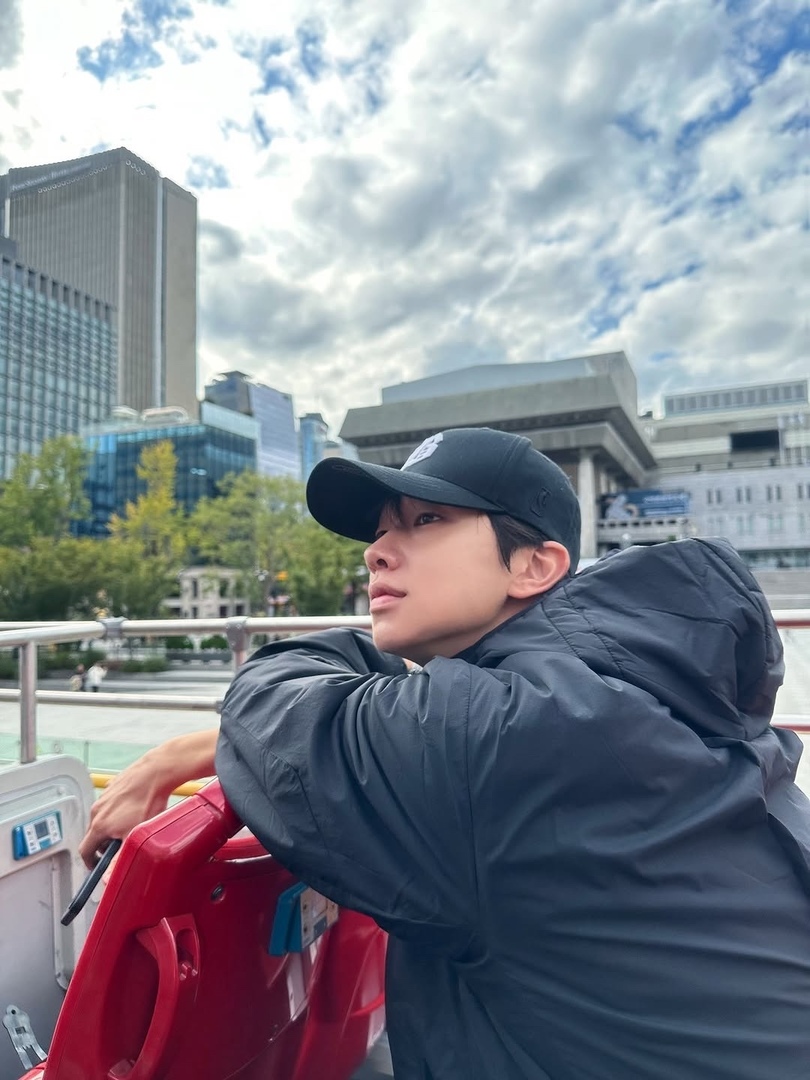 Base umum bisa follow @cornerfess tweet media