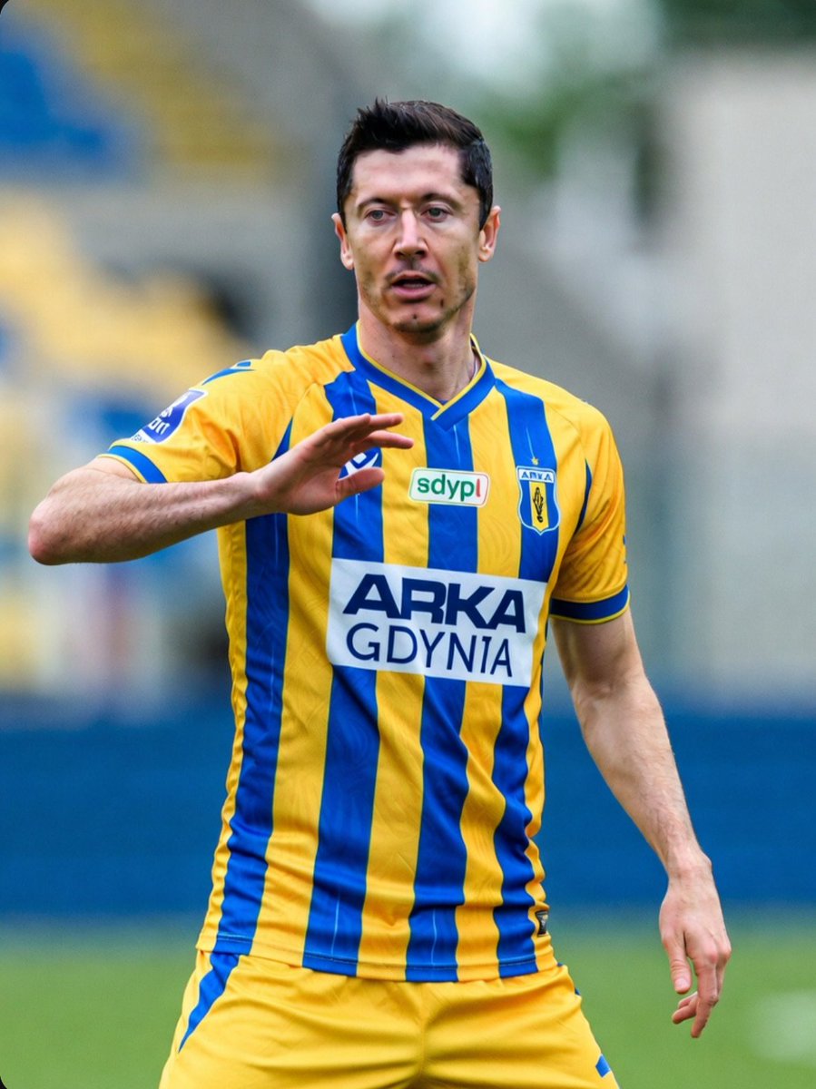 ad_jellyfish's tweet photo. @ArkaGdyniaSA  Arkę przed spadkiem do 1 ligi może uchronić tylko  LR9 @lewy_official https://t.co/G7o4DBqQFZ