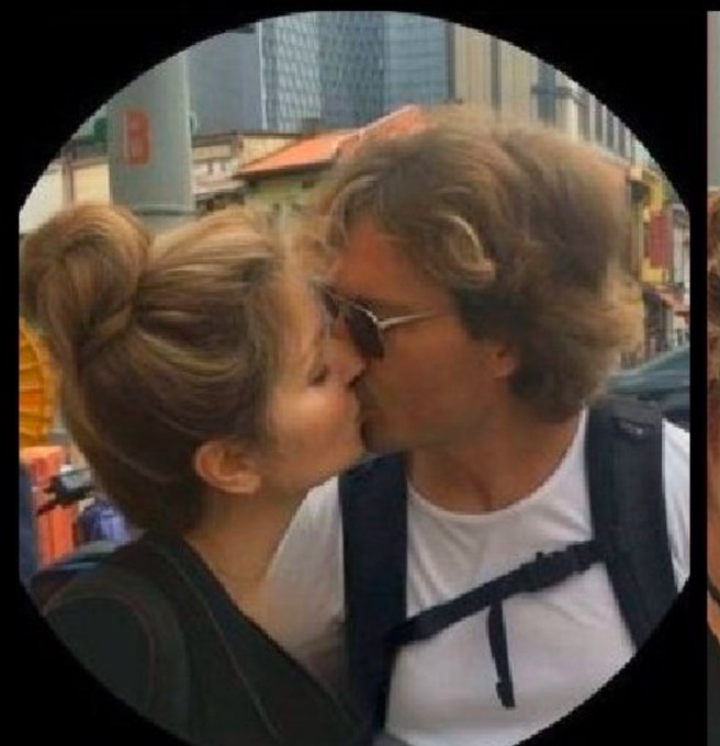 یاس کبود tweet media