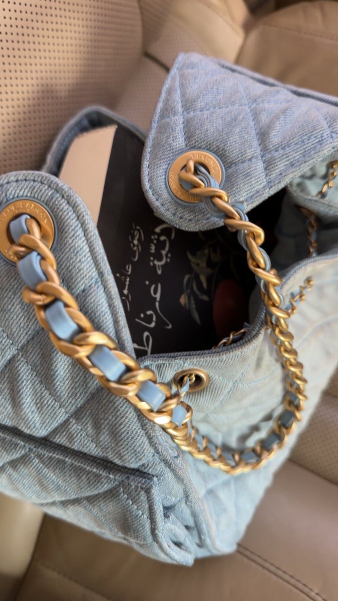 أحياناً tweet media