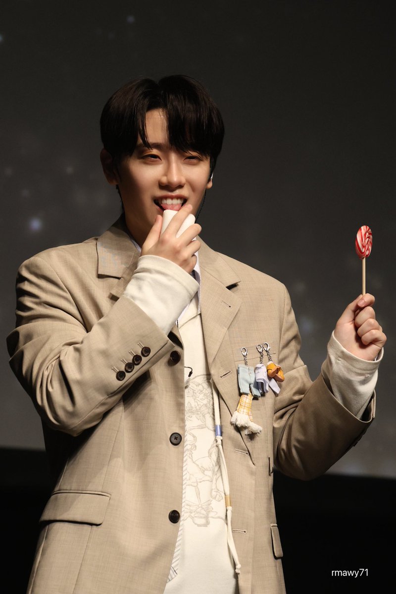 금나잇 tweet media