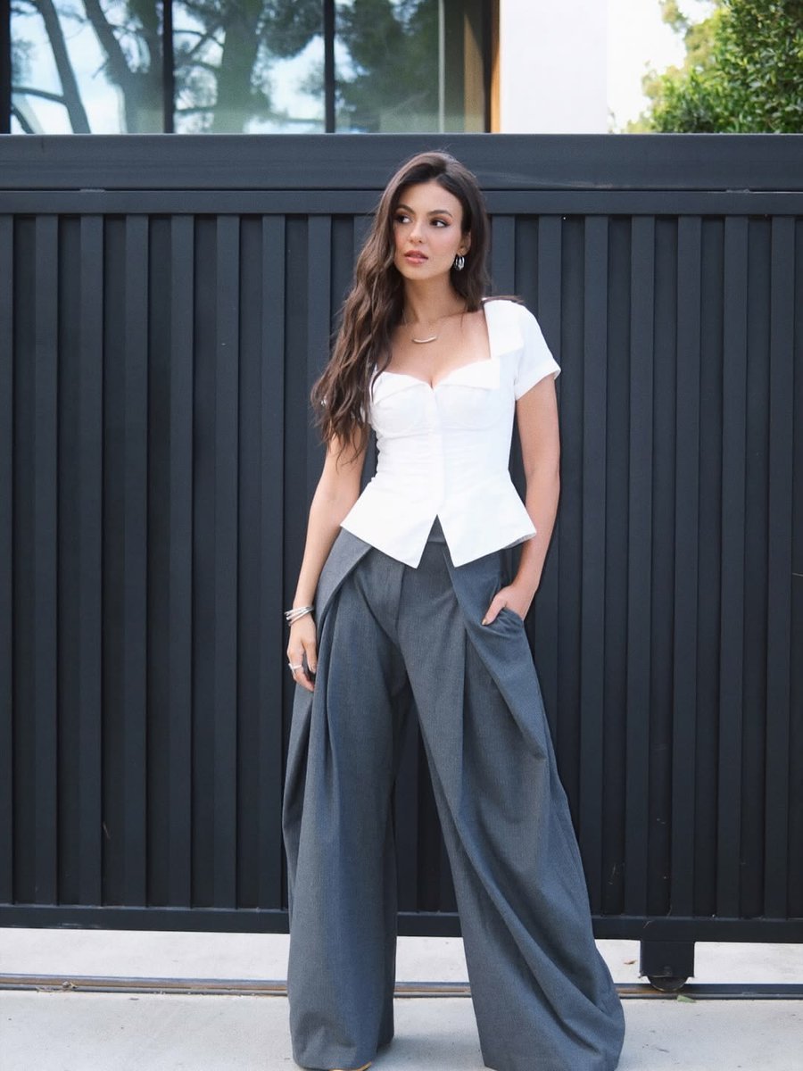 Victoria tweet media