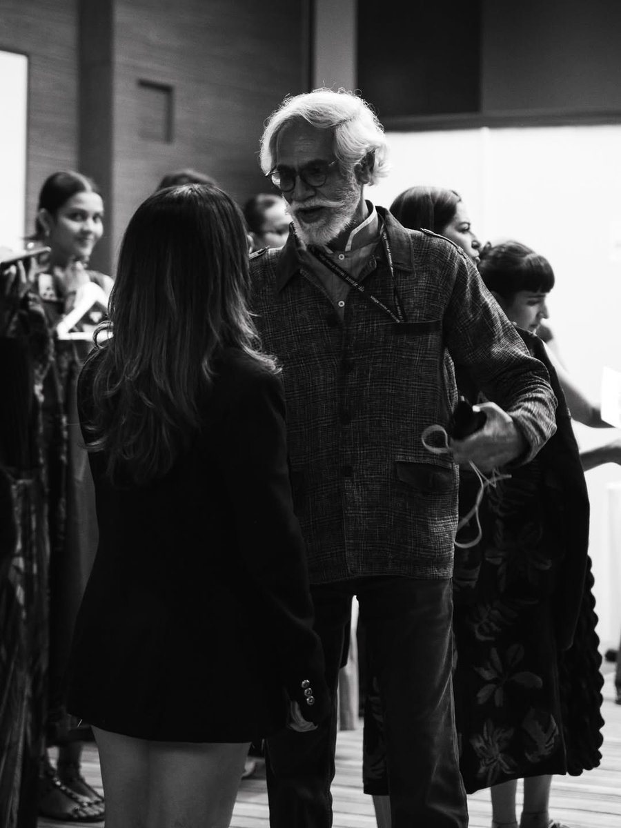 R | Elan tweet media