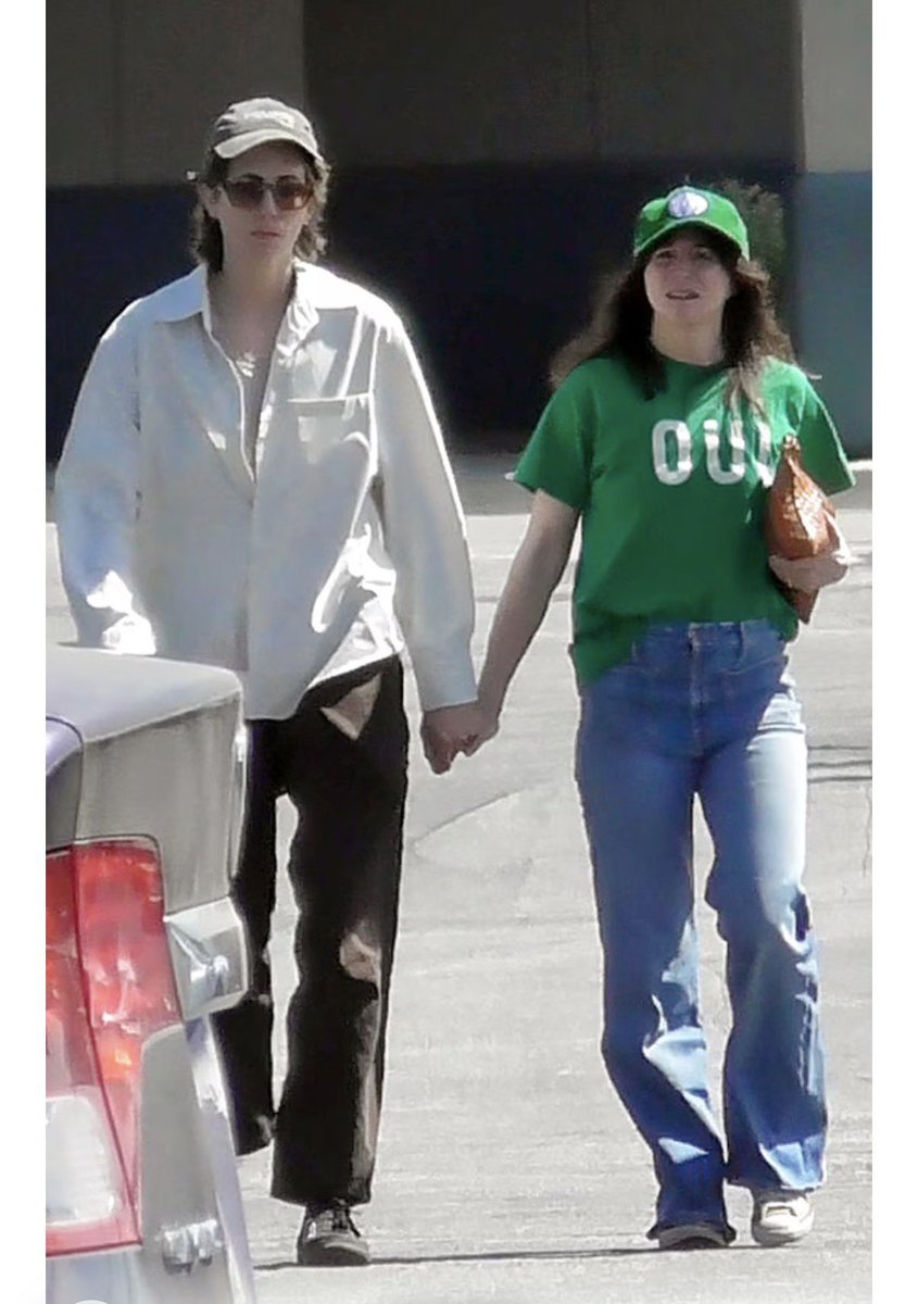 kate lockwood lover tweet media